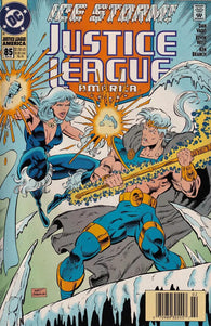 Justice League International - 085 Newsstand