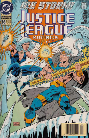 Justice League International - 085 Newsstand